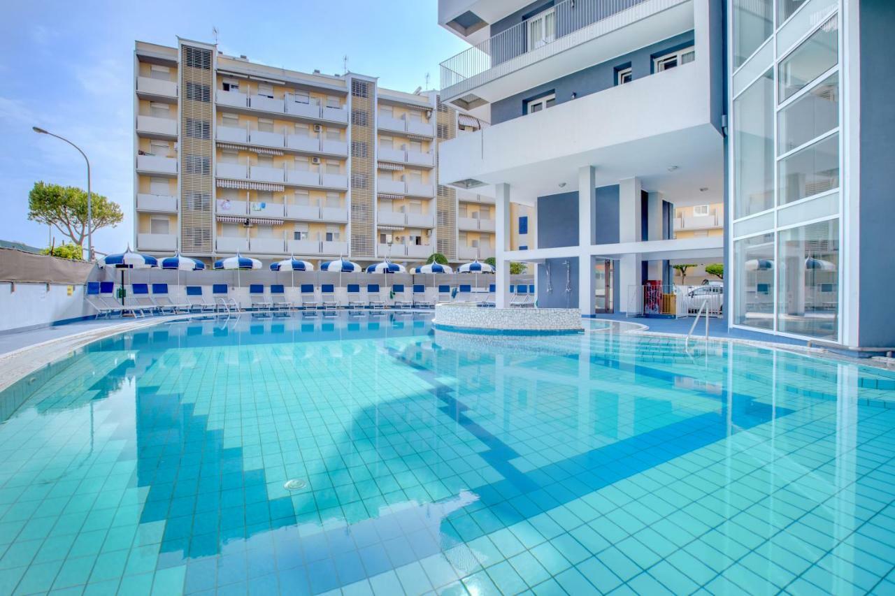 Apartaments Suites Ambassador Caorle Zewnętrze zdjęcie